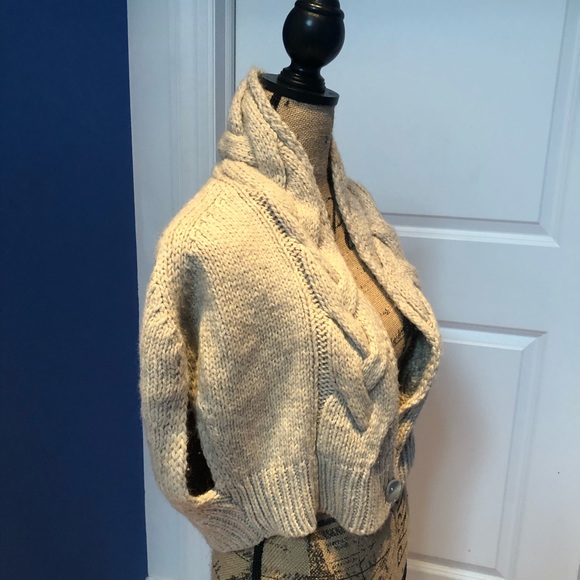 Beautiful Thick Crop Sweater Shrug cardigan - Picture 3 of 8